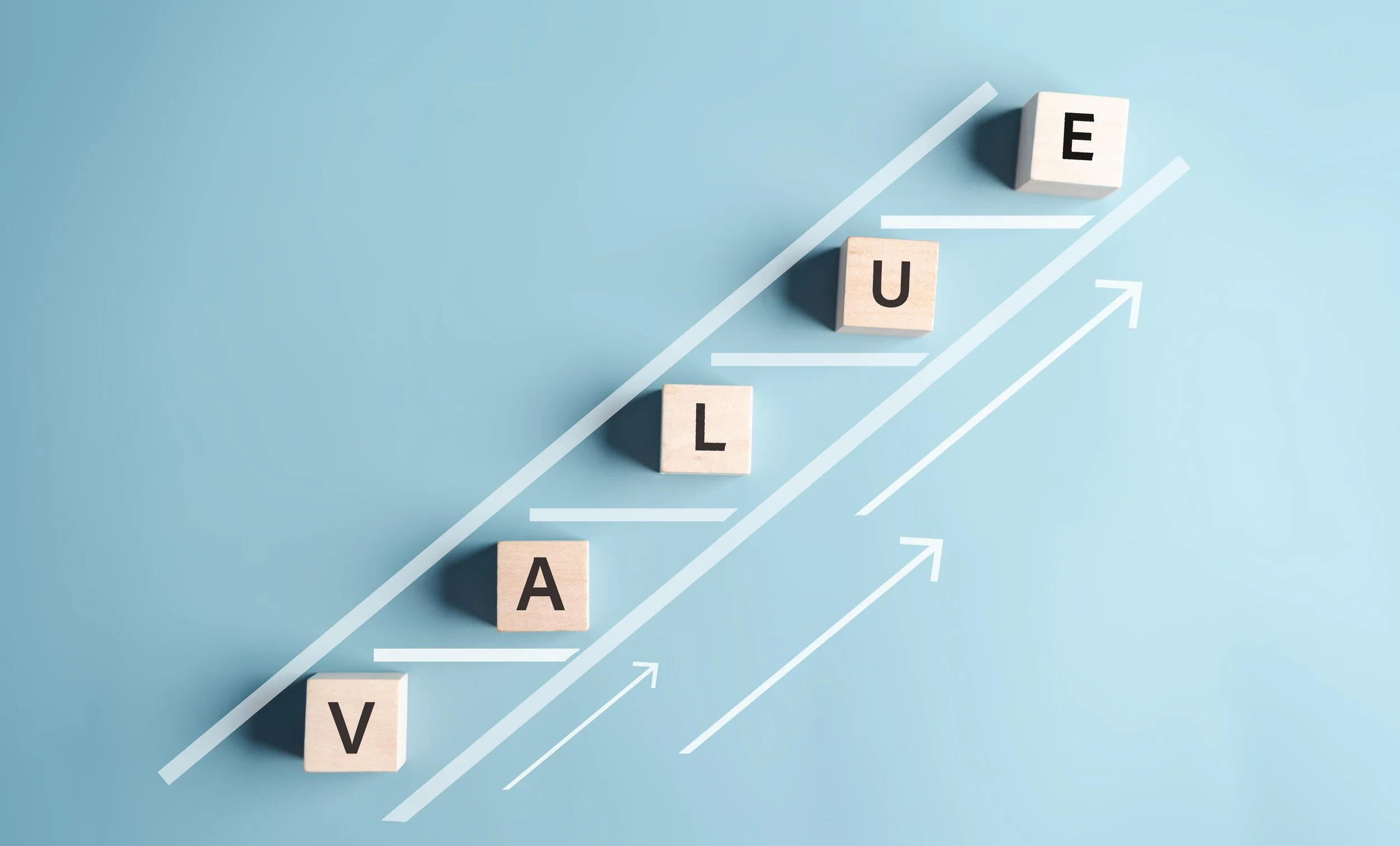 Navigating the Evolution: Insights into the Winners Profile for Advice Consolidation in the UK